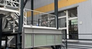 Undirbúningur að útveggjaklæðningu á rannsóknahús