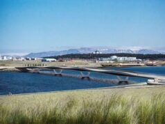 Tveir vilja byggja Fossvogsbrú en bæði yfir áætluðum kostnaði