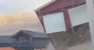 „Svo hvarf þakið bara“