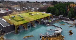 Þúsund fermetra baðlón opnað í dag