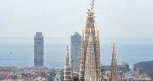 Orðin hæsta kirkja í heimi