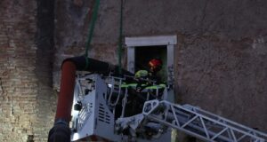 Rannsókn hafin á hruni turnsins í Róm