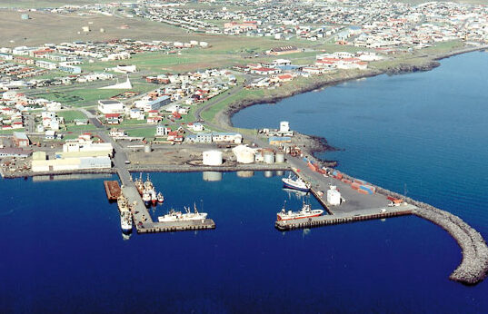 02.12.2025 Njarðvíkurhöfn, suðursvæði – brimvarnargarður 2025