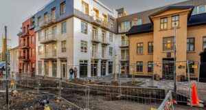 Borgin borgar 100 milljónir í götunni