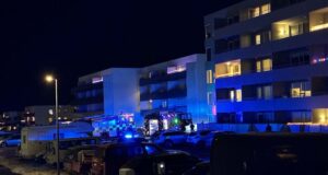 Slökkvilið kallað út vegna elds í blokk á Völlunum