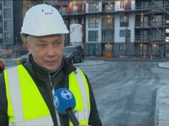 Smærri verktakar draga saman seglin en þeir stóru bjóða nýjar fjármögnunarleiðir