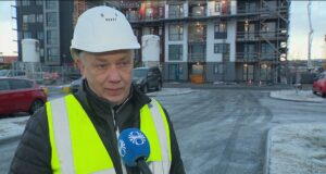 Smærri verktakar draga saman seglin en þeir stóru bjóða nýjar fjármögnunarleiðir