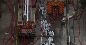 Þrettán handteknir vegna eldsvoðans í Hong Kong