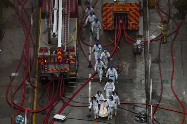 01.12.2025 Þrettán handteknir vegna eldsvoðans í Hong Kong