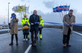 Síðasti tvöfaldi kaflinn milli Hafnarfjarðar og Reykjanesbæjar vígður