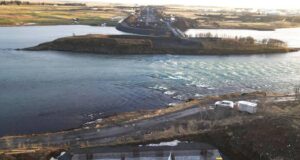 Brúarsmíði yfir Ölfusá miðar vel