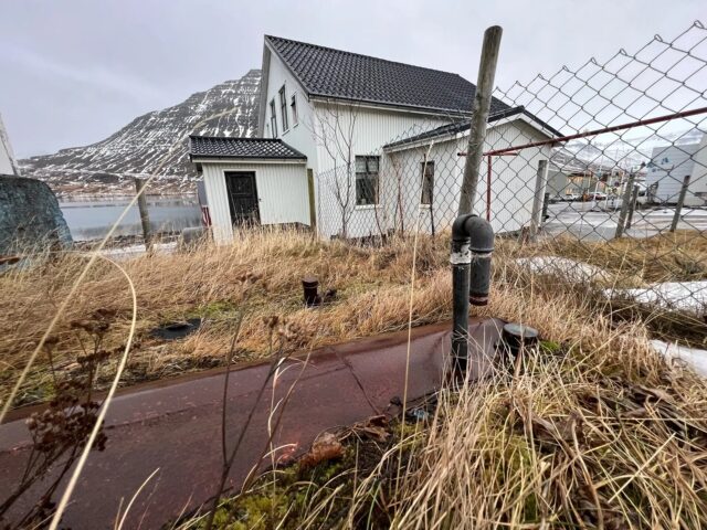28.12.2025 Ætla að hreinsa olíumengun við íbúðarhús eftir tveggja ára bið