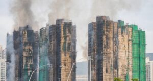 Fjöldi fólks handtekinn vegna endurbóta á blokkum