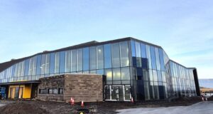 Farþegamiðstöðin verður tilbúin í vor