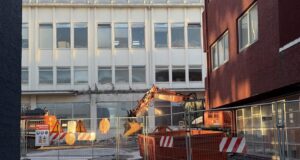 Hófu ólöglegt niðurrif á byggingu í Kópavogi