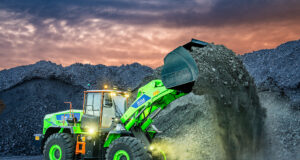 Ístak hefur tekið í notkun fyrstu 100% rafdrifnu stóru vinnuvélina sína