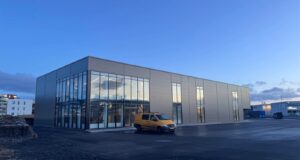 Módelhús færa enn út kvíarnar