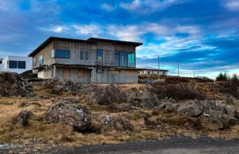 Reykjanesbær sýknaður í ágreiningi um stöðvun húsbyggingar í Ásahverfi