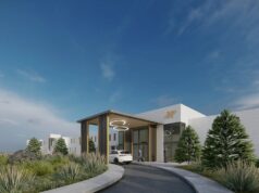 Íslendingarnir farnir út úr byggingu þess sem átti að verða „eitt flottasta hótel“ landsins