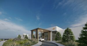 Íslendingarnir farnir út úr byggingu þess sem átti að verða „eitt flottasta hótel“ landsins