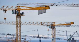 Gert að rífa húsin og yfirgefa lóðirnar