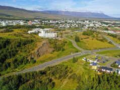 Skiptinemar á gistiheimilum á meðan bygging nýrra stúdentagarða tefst