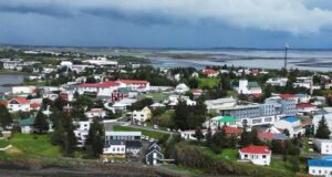 Vandasöm vinna undir brúnni