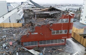 Verktaki harmar atvikið