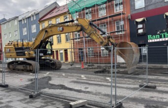 Framkvæmdir hafnar á Laugavegi við Hlemm Framkvæmdir hafnar á Laugavegi við Hlemm