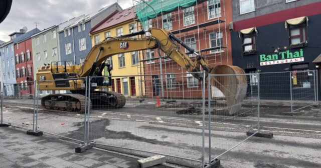 Framkvæmdir hafnar á Laugavegi við Hlemm