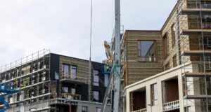 Skuldsetning í byggingariðnaði mikið áhyggjuefni Skuldsetning í byggingariðnaði mikið áhyggjuefni