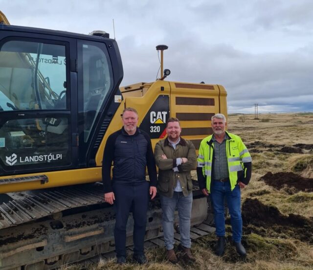 Fyrsta skóflustunga tekin að þjónustuhúsi Bláa Lónsins í Árnesi