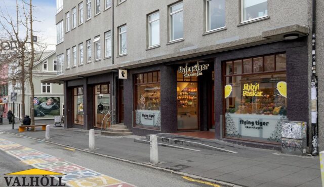 Blástrengur ehf. kaupir Laugaveg 13